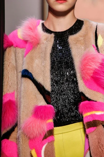 Look 15